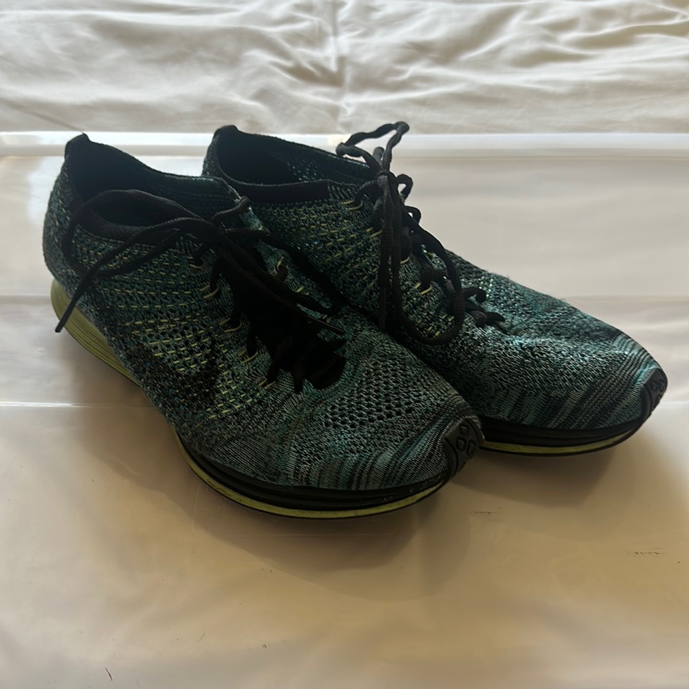 Nike flyknit racer blue gecko size 10.5